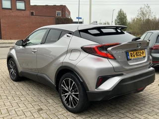 Toyota C-HR Navi JBL Audio Adaptieve Cruise Camera PDC Stoel + Stuurverwarming Extra Getint Glas Led Koplampen 18 Inch Velgen NL Auto - afbeelding nr 3