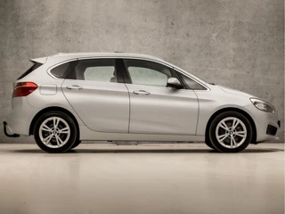 BMW 2 Serie BMW 2 Serie Active Tourer 218i High Executive Sportline (PANORAMADAK, DEALER ONDERHOUDEN, NAVIGATIE, CAMERA, STOELVERWARMING, SPORTSTOELEN, CRUISE, TREKHAAK, PARKEERSENSOREN, NIEUWE APK, NIEUWSTAAT) - afbeelding nr 4