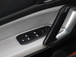 Peugeot 308 Peugeot 308 SW 1.2 PureTech Blue Lease Premium [CARPLAY, CRUISE CONTROL, DENON AUDIO INSTALLATIE, TREKHAAK, CAMERA, PDC V+A, NAVIGATIE, NIEUWSTAAT] - afbeelding nr 15