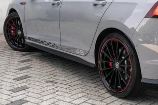 Volkswagen Golf Volkswagen Golf 2.0 TSI GTI Clubsport 45 Jahre Akra Pano DSG - afbeelding nr 11