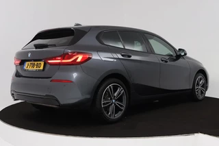 BMW 1 Serie BMW 1-serie 118i Executive Edition (PARKEERSENSOREN, NAVIGATIE, CRUISE CONTROL, PARKEERSENSOREN, NL-AUTO) - afbeelding nr 8