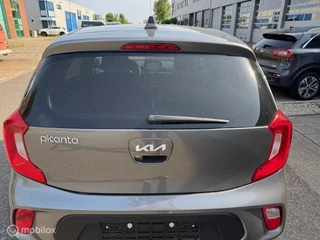 Kia Picanto Kia Picanto 1.0 67pk Automaat  Stoel en Stuur verwarming ,  Navigatie / Apple carplay  / Android auto , Achteruit camera , Bluetooth , Priveglas , Chrome handgrepen , Sport Velgen ,  9.500km !! - afbeelding nr 4