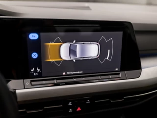 Volkswagen Golf (APPLE CARPLAY, VIRTUAL COCKPIT, GROOT NAVI, KEYLESS, SFEERVERLICHTING, SPORTSTOELEN, STOELVERWARMING, LED KOPLAMPEN, LANE ASSIST, NIEUWSTAAT) - afbeelding nr 17