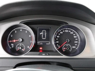 Volkswagen Golf Volkswagen Golf 1.0 TSI Comfortline | Climate control |  Cruise control | Parkeerhulp | Radio/CD | Lichtmetalen velgen - afbeelding nr 10