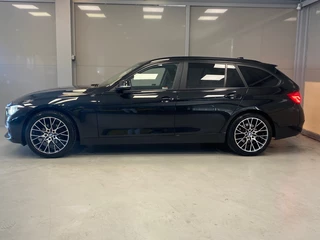 BMW 3 Serie BMW 3-serie Touring 318i Executive | LED | ELEKT ACHTERKLEP | NAVI | 18