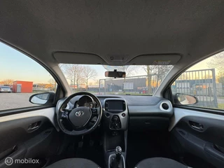 Toyota Aygo Toyota Aygo 1.0 VVT-i x-clusiv|NAP - afbeelding nr 14