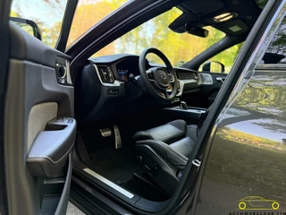 Volvo XC60 Volvo XC60 2.0 T8 Plug-in hybrid AWD R-Design / Pano / HK' - afbeelding nr 13