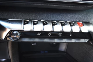 Peugeot 3008 Peugeot 3008 1.2 Allure buss. Autom Gripcontrol, navi, ind tel lader - afbeelding nr 17