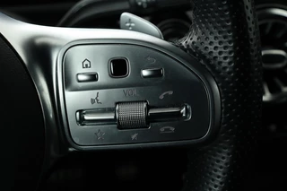 Mercedes-Benz A-Klasse Mercedes-Benz A-klasse 250e AMG Night | Panoramadak | Adaptive cruise |  Carplay | Stoelverwarming | Camera | Leder/Alcantara | Full LED | Sfeerverlichting | Navigatie - afbeelding nr 12