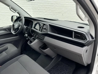 Volkswagen Transporter Volkswagen Transporter 2.0 TDI L2H1 28 Comfortline Navigatie Trekhaak Carplay Cruise Airco Lat om lat 4 Seizoenen banden - afbeelding nr 5