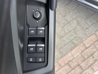 Audi Q3 Audi Q3 35 TFSI S edition Automaat Navi 20