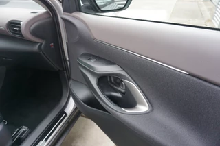 Toyota Yaris Cross |Navi|Carplay|PDC V+A|Camera|Stoel en stuur verwarming|Elektrische a.klep| - afbeelding nr 10