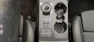 Ford Kuga Ford Kuga 2.5 PHEV Titanium 225pk | Driver Assistance Pack | Winterpack | AGR Stoelen met half leder | Trekhaak Wegklapbaar | Michelin Cross Climate - afbeelding nr 18