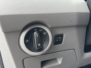 Volkswagen Transporter Volkswagen Transporter 2.0 TDI L2H1 28 Comfortline Navigatie Trekhaak Carplay Cruise Airco Lat om lat 4 Seizoenen banden - afbeelding nr 30