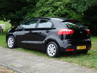 Kia Rio Kia Rio 1.2 CVVT BusinessLine met Radio en Airco - afbeelding nr 3