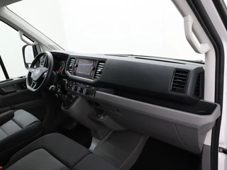 Volkswagen Crafter Volkswagen Crafter 2.0TDI 140PK Bakwagen+Laadklep | Zijdeur | Dakspoiler | Navigatie | Camera | 3-Persoons - afbeelding nr 21