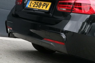 BMW 3 Serie BMW 3-serie Touring 318i |M-SPORT| Shadowline Led Stoelverw Navi Pdc Xenon Sportzetels 110000KM BJ2017 - afbeelding nr 10