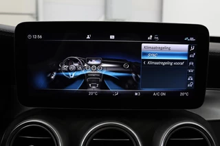 Mercedes-Benz C-Klasse Mercedes-Benz C-klasse 300e AMG | Panoramadak | Stoelverwarming |  360 camera | Trekhaak | Carplay | Dodehoek detectie | Matrix LED | Navigatie | Half leder - afbeelding nr 26