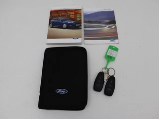 Ford Focus Ford Focus 2.0 ST-3 | Stoel & stuurverwarming |  Recaro sportstoelen | Xenon | Bluetooth | Climate control | Half leder | Cruise control - afbeelding nr 23