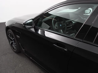 BMW 5 Serie BMW 5-serie Touring 530e M Sport PHEV AUTOMAAT 292PK Climate control Adaptieve cruise control Keyless Parkeersensoren Achteruitrijcamera Panoramadak LED Verwarmde voorstoelen Trekhaak Apple Carplay/ Android Auto - afbeelding nr 34