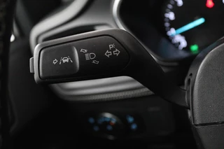 Ford Focus Ford Focus 1.0 EcoBoost Titanium Business (PANORAMADAK, TREKHAAK, ACHTERUITRIJCAMERA, STOEL/STUUR VERWARMING, SFEER) - afbeelding nr 6