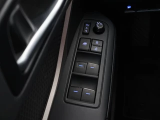 Toyota C-HR Toyota C-HR 1.8 Hybrid Active: Stijlvol, Slim én Superzuining! - afbeelding nr 9