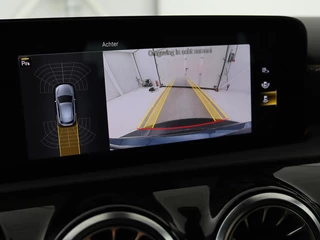 Mercedes-Benz A-Klasse Mercedes-Benz A-klasse 250e Urban | Stoelverwarming | Camera |  Sfeerverlichting | Full LED | Half leder | Park Assist | Climate control | DAB | Bluetooth | Cruise control - afbeelding nr 12