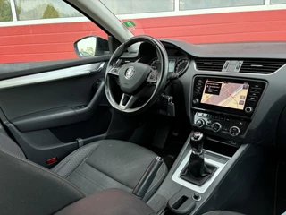 Škoda Octavia Škoda Octavia Combi 1.6 TDI Greentech Ambition Business 1500KG TREK / TREKHAAK / NAVI / CLIMA / PDC / BLUETOOTH / CRUISE / ACC / NL-AUTO - afbeelding nr 3