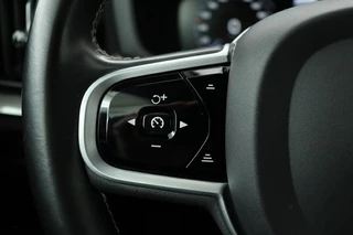 Volvo V60 Volvo V60 2.0 T6 Recharge AWD R-Design | Trekhaak |  Stoel & stuurverwarming | Adaptive cruise | Carplay | Camera | Keyless | Navigatie | Full LED | Dodehoek detectie | Half leder - afbeelding nr 11