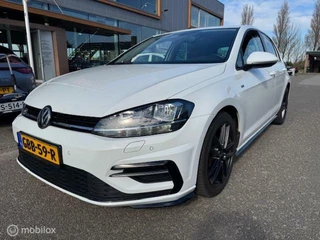 Volkswagen Golf Volkswagen Golf 1.5 TSI Highline Business R-Line edition  150pk,  DSG Automaat , Navigatie , Parkeerhulp Voor & Achter , Verwarmde voorstoelen , Prive glas , Velgen zwart incl all weahter banden  , - afbeelding nr 12