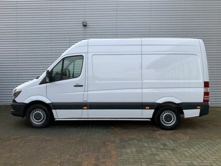 Mercedes-Benz Sprinter Mercedes Sprinter bestel 314 2.2 CDI L2H2 Airco Cruise 2018  Eerste Eigenaar NL Auto Navi Schuifdeur 2 Zits Bank - afbeelding nr 9