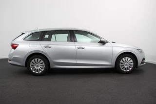 Škoda Octavia Skoda Octavia Combi 1.0 e-TSI 110pk MHEV DSG Style | Navigatie | Apple Carplay/Android Auto | Parkeersensor achter | Camera | Adaptive Cruise Control | Stoelverwarming | Ledverlichting | Climate Control - afbeelding nr 8