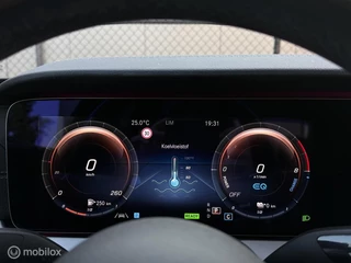 Mercedes-Benz E-Klasse Mercedes E-klasse 300e Business Solution AMG | Pano | Burmester | Matrix LED | 360 graden - afbeelding nr 29