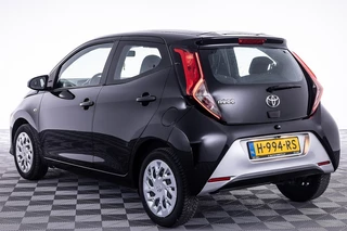Toyota Aygo Toyota Aygo 1.0 VVT-i x-play | AIRCO | CAMERA ✅ 1e Eigenaar - afbeelding nr 2