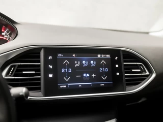 Peugeot 308 (PANORAMADAK, APPLE CARPLAY, GROOT NAVI, 360 CAMERA, LEDER, SPORTSTOELEN, ADAPTIVE CRUISE, GETINT GLAS, TREKHAAK, LANE ASSIST, NIEUWSTAAT) - afbeelding nr 26