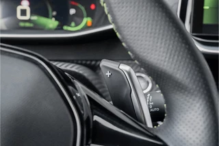 Peugeot 208 Peugeot 208 1.2 PureTech GT-Line 130PK Automaat CarPlay Camera 17