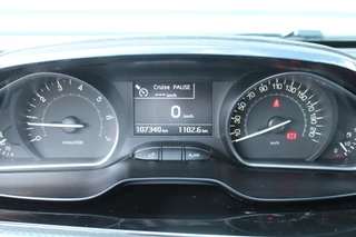 Peugeot 208 Clima Cruise Navi PDC LED 16