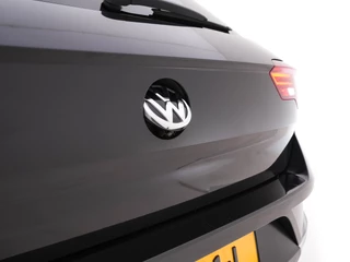 Volkswagen T-Roc Volkswagen T-Roc 1.5 TSI Sport-Plus-Pack Aut. *ADAPTIVE-CRUISE | FULL-LED | NAVI-FULLMAP | HEATED-COMFORTSEATS | DAB | CAMERA | TOWBAR | PRIVACY-GLASS | 17''ALU* - afbeelding nr 20
