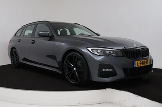 BMW 3 Serie BMW 3-serie Touring 320i High Executive (PANORAMADAK, TREKHAAK WEGKLAPBAAR, CAMERA, NAVIGATIE, NL-AUTO, DEALER ONDERHOUDEN) - afbeelding nr 21