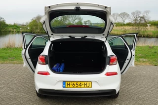 Hyundai i30 Hyundai I30 1.0 T-GDI Comfort Plus - Atlas White - Nav/PDC/LMV/Carplay - afbeelding nr 7