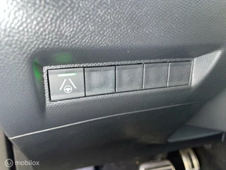 Peugeot 2008 Peugeot 2008 1.2 PureTech 130 GT eat8 leer alcantara adaptive cruise control navigatie via carplay - afbeelding nr 24