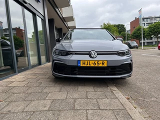 Volkswagen Golf Volkswagen Golf 1.5 eTSI 150 pk DSG R-LINE Panoramadak IQ LIGHT Achteruitri - afbeelding nr 4