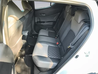 Toyota C-HR Toyota C-HR 2.0 Hybrid Executive (184PK) 1e-Eig. & Dealer-Onderh. BOVAG-Garantie. NL-Auto. - afbeelding nr 13