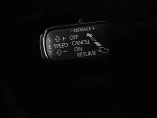 SEAT Leon SEAT Leon 1.5 TSI FR Ultimate Edition Black | Panoramadak |  Stoelverwarming | Adaptive cruise | Beats Audio | Sfeerverlichting | Carplay | Leder/Alcantara | Full LED | Virtual Cockpit | Keyless | Navigatie - afbeelding nr 16