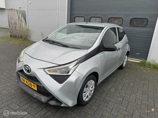 Toyota Aygo Toyota Aygo 1.0 VVT-i x-fun | bluetooth | NL-auto - afbeelding nr 2