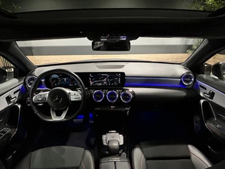 Mercedes-Benz A-Klasse Mercedes-Benz A-Klasse 250e AMG// Panoramadak // Memory // MultiBeam LED // Keyless // Magno Grijs // Augmented - afbeelding nr 37