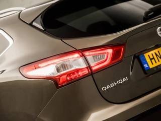 Nissan QASHQAI (PANORAMADAK, NAVIGATIE, CLIMATE, 360 CAMERA, STOELVERWARMING, SPORTSTOELEN, GETINT GLAS, XENON, CRUISE, NIEUWSTAAT) - afbeelding nr 24