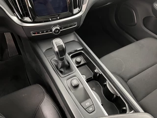 Volvo V60 Volvo V60 2.0 D4 Momentum Maxton-Design *FULL-LED | LEATHER-MICROFIBRE | DIGI-COCKPIT | NAVI-FULLMAP | HEATED-COMFORTSEATS | ECC | PDC | CRUISE | LANE-ASSIST | CARPLAY | 20''ALU * - afbeelding nr 16