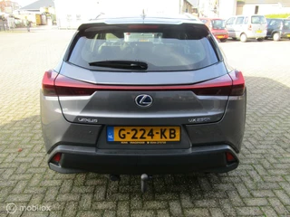 Lexus UX Lexus UX 250h Business Line | Camera, Trekhaak - afbeelding nr 4