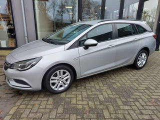 Opel Astra Opel Astra Sports Tourer 1.0 Online Edition Staat in De Krim Staat in de Krim - afbeelding nr 2